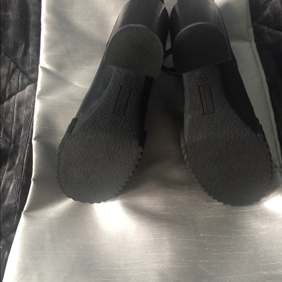 Kendall and Kylie booties - Picture 6 of 7